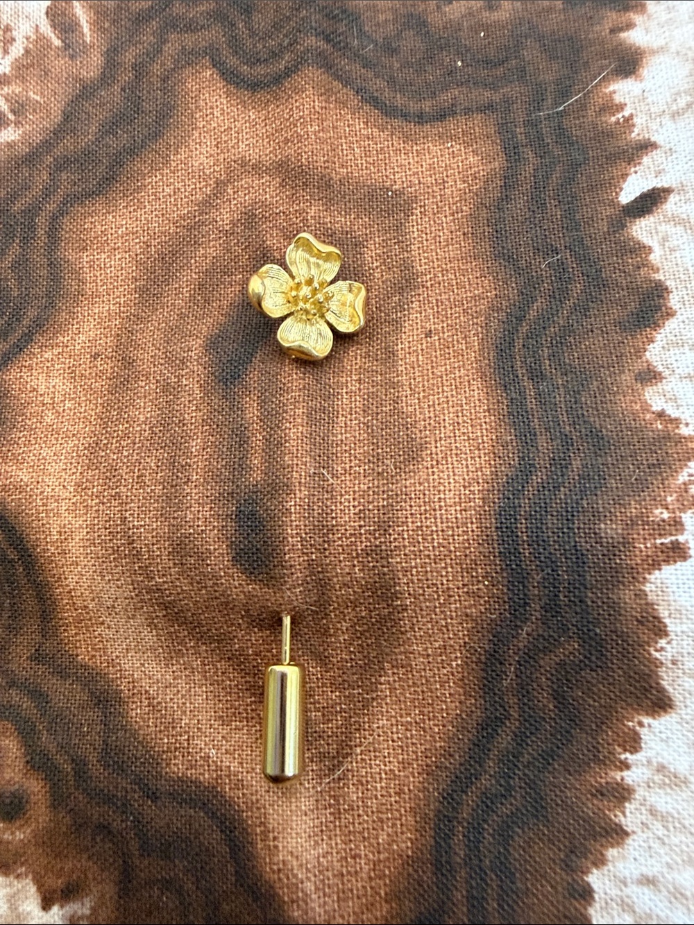 Vintage Trifarri Gold tone Floral Hat pin Stick pin Women Jewelry